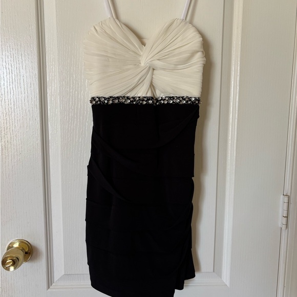 City Triangles White and Cream Embellished Tie Front Mini Dress - Picture 1 of 3